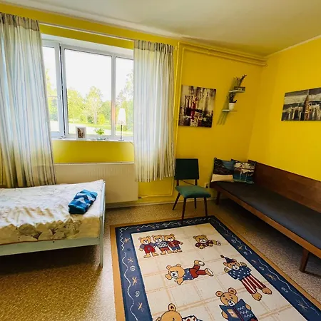 بيت شباب Torgu Royal Iide
